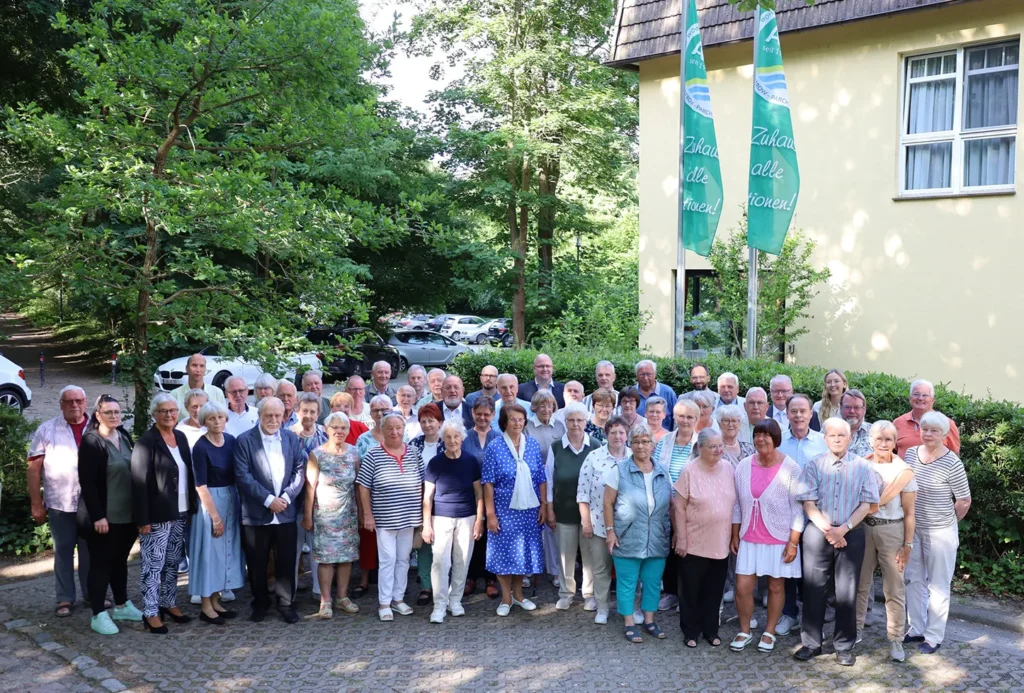 Mitglieder der aktuellen Vertreterversammlung mit Aufsichtsrat und Vorstand
