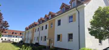 Familienfreundliche 3-Raum-Wohnung mit Balkon - Titelbild (12899)