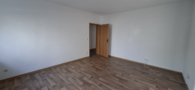 Wohnzimmer - Familienfreundliche 3-Raum-Wohnung mit Balkon