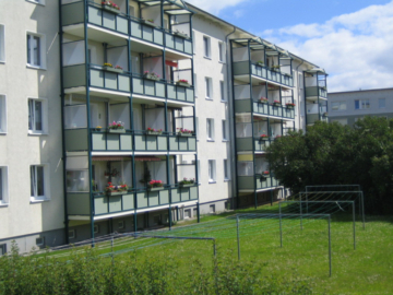 Erstbezug nach Renovierung – 2-Raum-Wohnung mit Balkon! - Titelbild (12305)