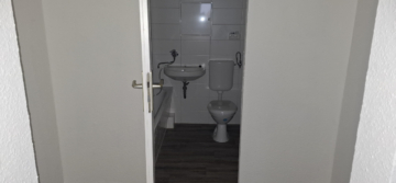 Familienfreundliche 4-Raum-Wohnung in der Parchimer Weststadt - Badezimmer (12816)