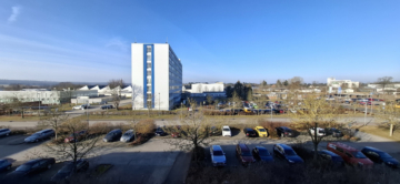 Familienfreundliche 4-Raum-Wohnung in der Parchimer Weststadt - Balkonaussicht (12821)