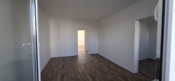 Familienfreundliche 4-Raum-Wohnung in der Parchimer Weststadt - Wohnzimmer (12823)
