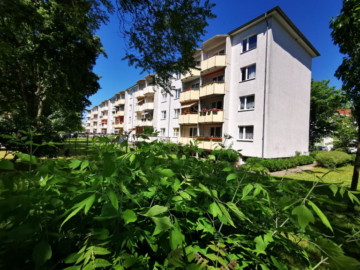 3-Raumwohnung mit Balkon in gepflegter Wohnumgebung - Titelbild (12430)