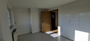 Familienfreundliche 4-Raum-Wohnung in ruhiger Stadtrandlage - Küche (12241)